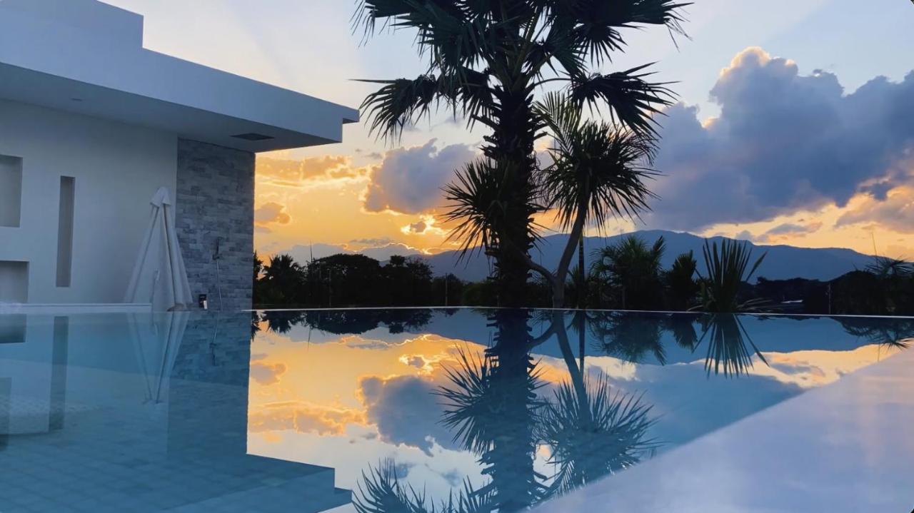 Palm Villa - Award Winning Modern Luxury & Exclusive Villa Resort Chiang Mai Exterior photo